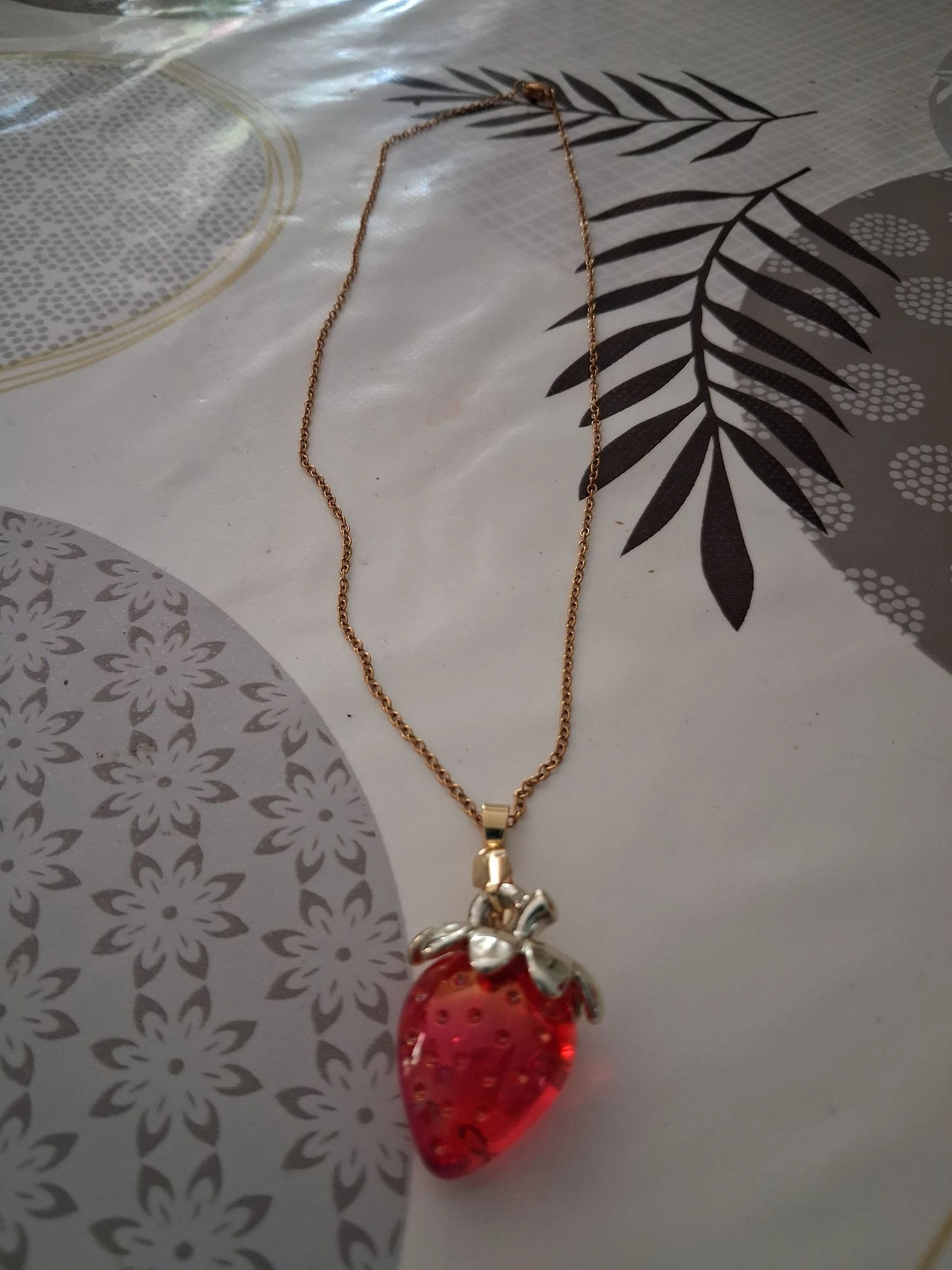 Halsketting met een stroopbesvormige hanger – photo 2